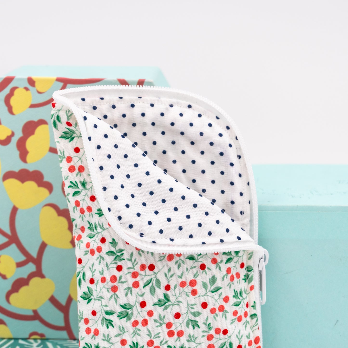 Θήκη γυαλιών, μικρά κερασάκια