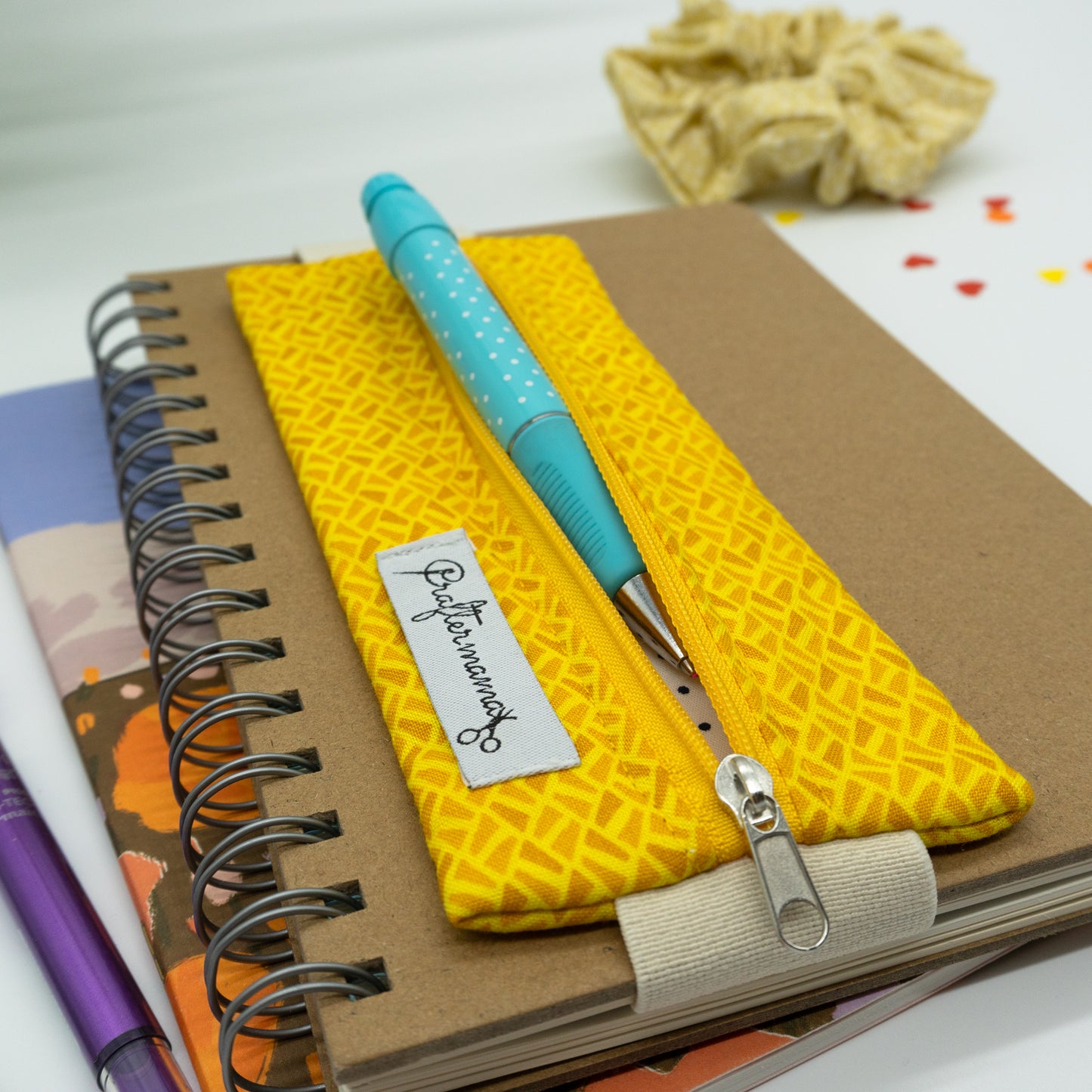 Κασετίνα τετραδίου με λάστιχο, κίτρινη