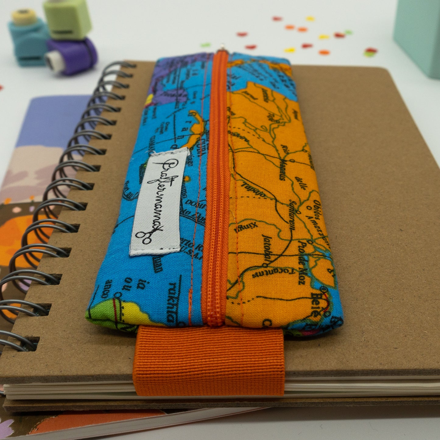 Κασετίνα τετραδίου με λάστιχο, χάρτης