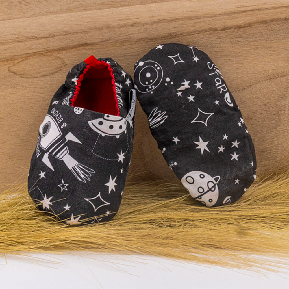 Παπουτσάκια αγκαλιάς - διάστημα