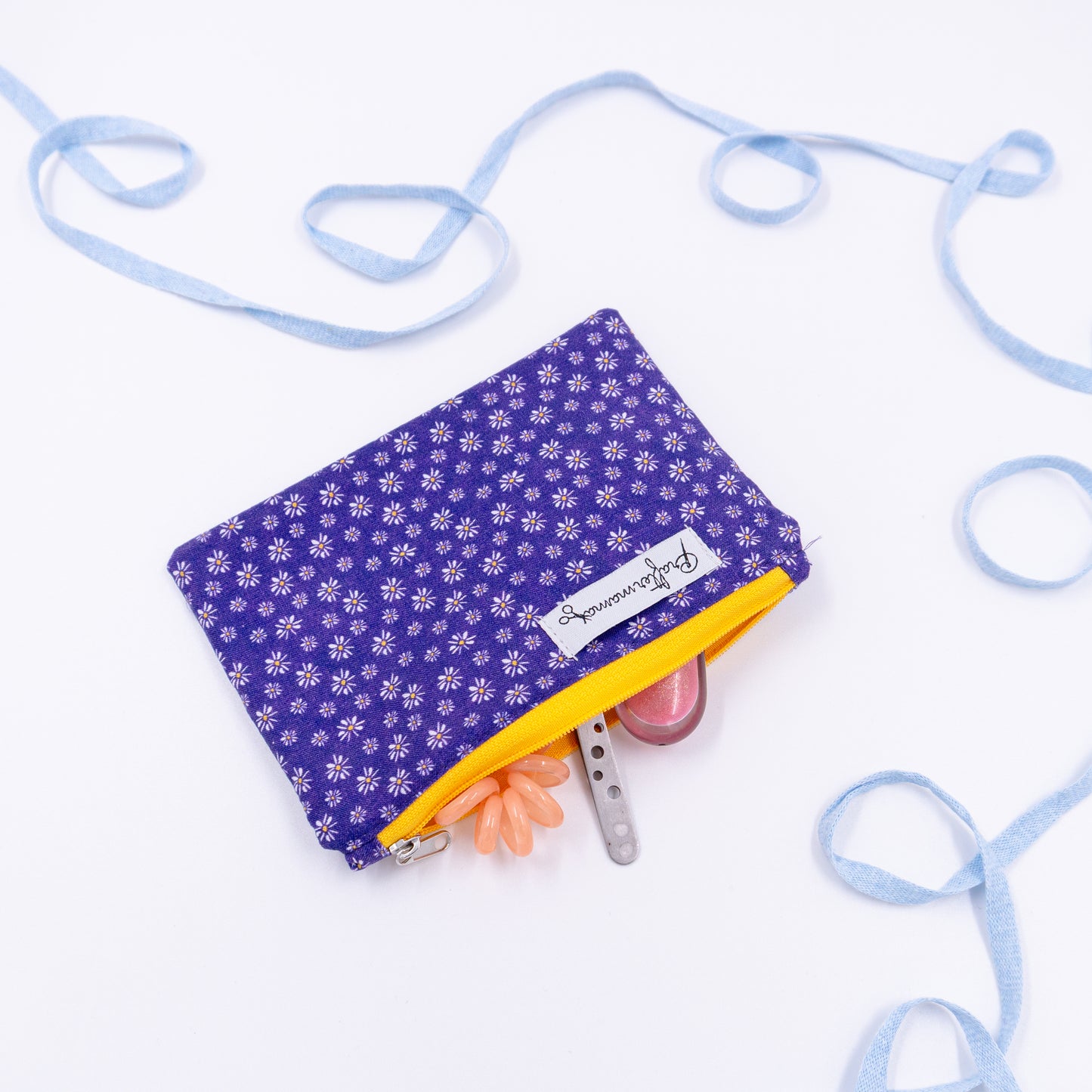 Πορτοφόλι με φερμουάρ, σε μωβ αποχρώσεις