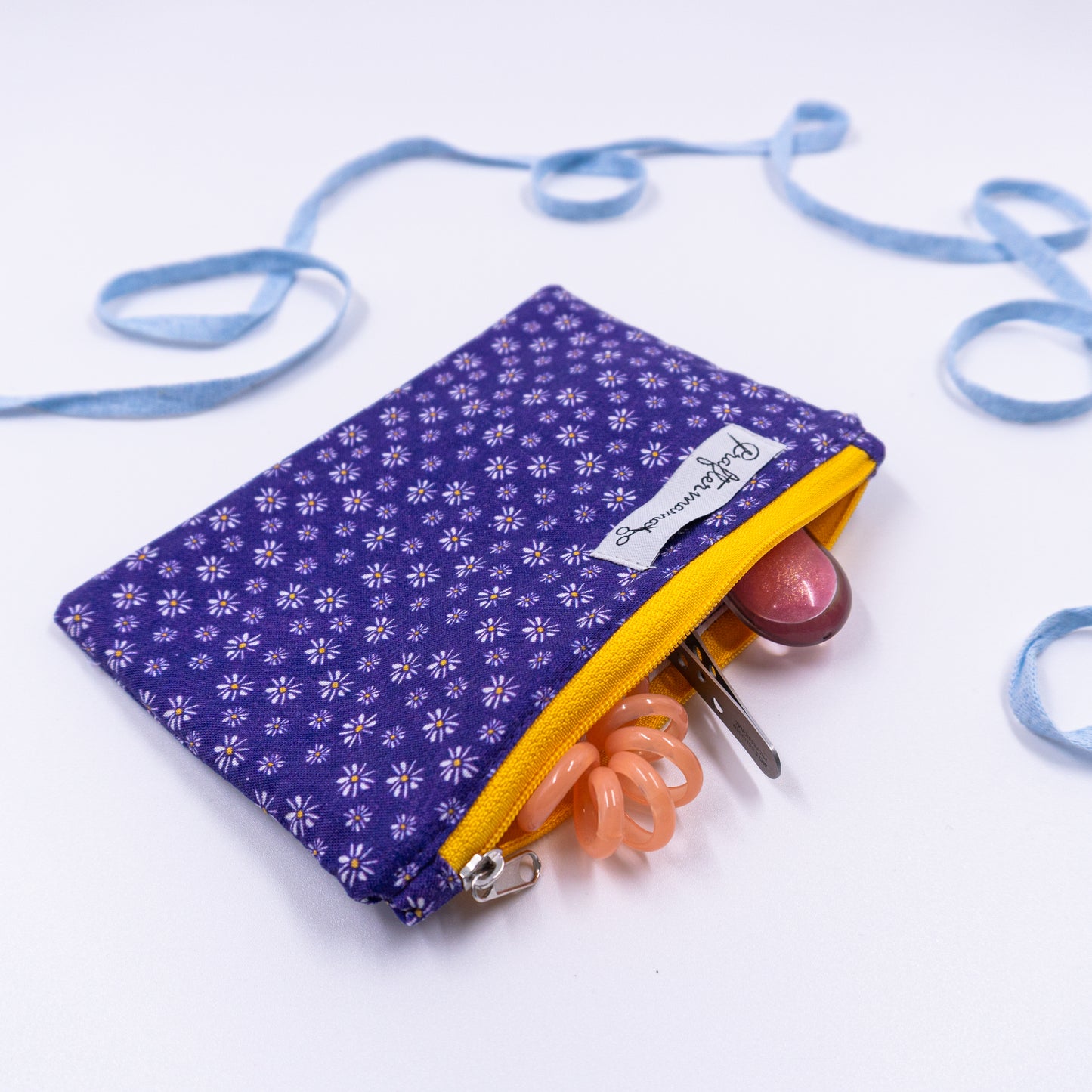 Πορτοφόλι με φερμουάρ, σε μωβ αποχρώσεις